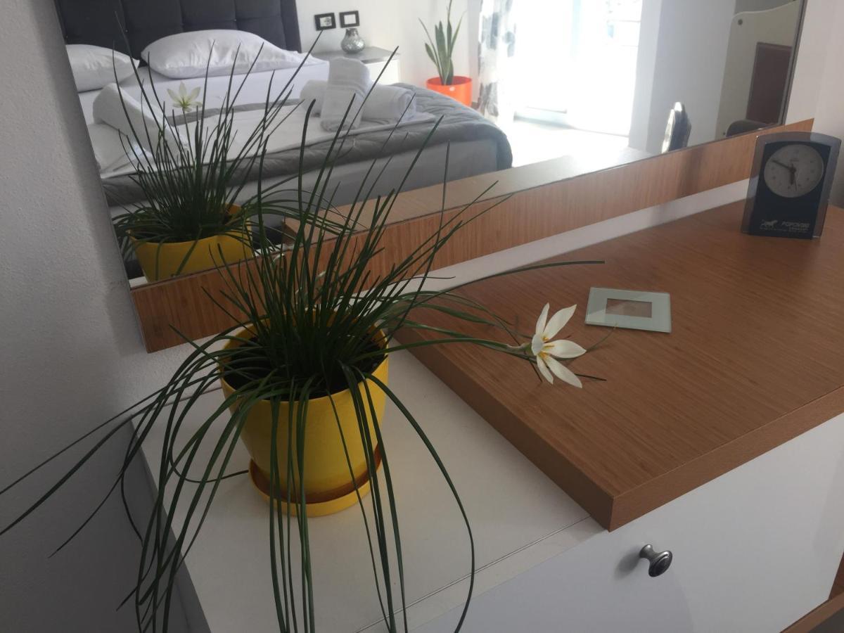 Guest'S Apartament Поградец Екстериор снимка
